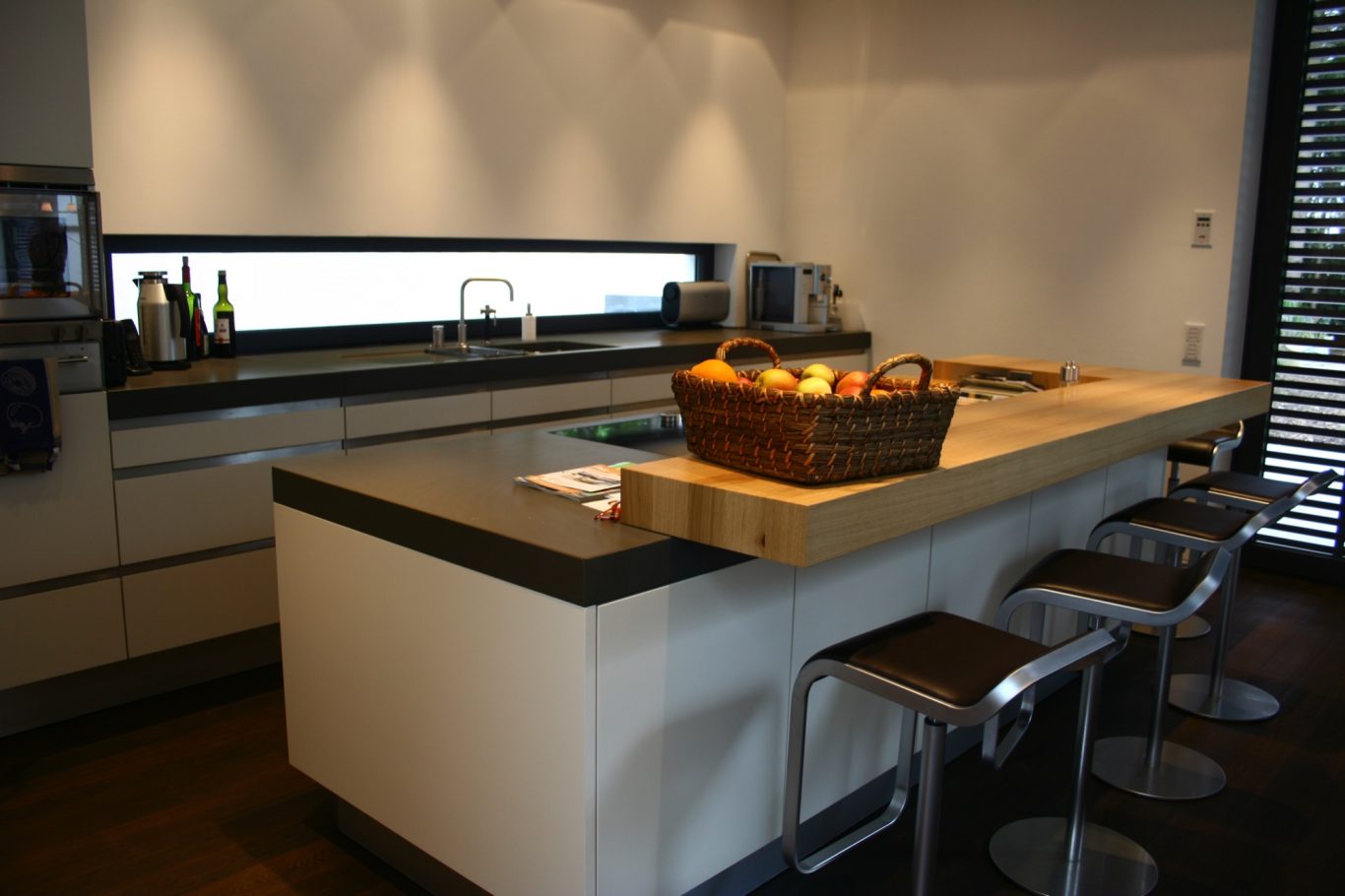 Küche Weißlack, Eiche & Grauwacke II